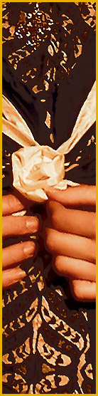 Detail Ansicht von der Struktur der handgearbeiteten Stoff Rose Blte vom Haute Couture Kleid des Mode Schpfer`s Torsten Amft aus Berlin.